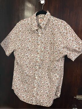 Bundle 3 for $15. Levi's Short-Sleeve Floral Button-Down Shirt. Size M.